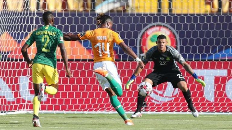 kodjia-va-perdre-ce-duel-face-a-williams-mais-marquera-le-seul-but-de-la-rencontre-plus-tard_257153