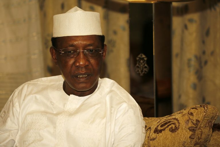 Le-president-tchadien-Idriss-Deby-mars-2016_0_1400_933