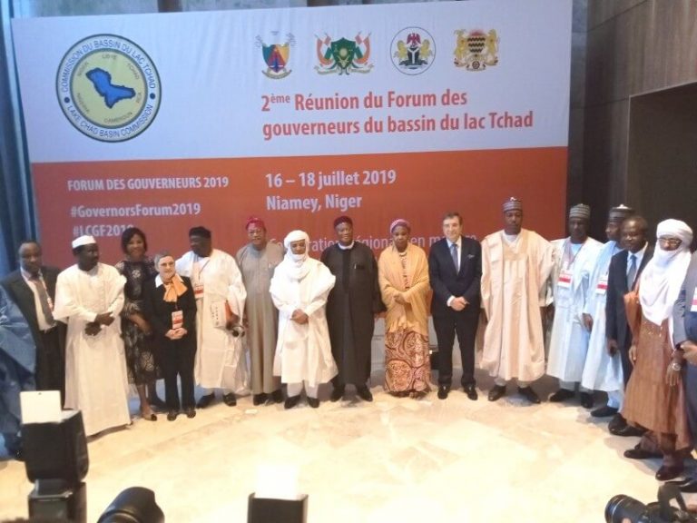 Photo_famille_Forum_CBLT_Niamey