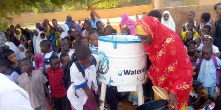 operation_main_propre_Rejea_WaterAid