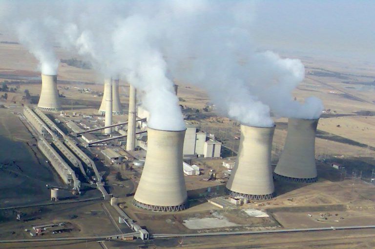 South_Africa-Mpumalanga-Middelburg-Arnot_Power_Station_(cropped)