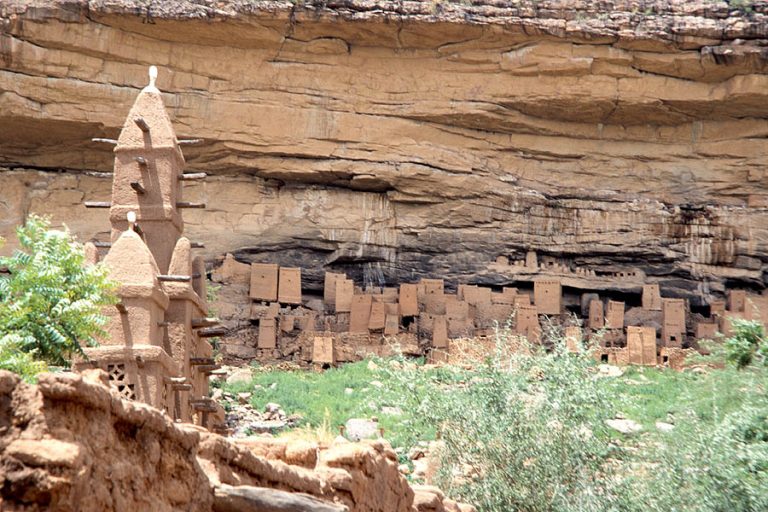 Tellem_Dwelling_Bandiagara_Escarpment_Mali