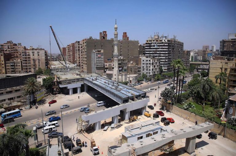 autoroute-dans-quartier-residentiel-egypte-006