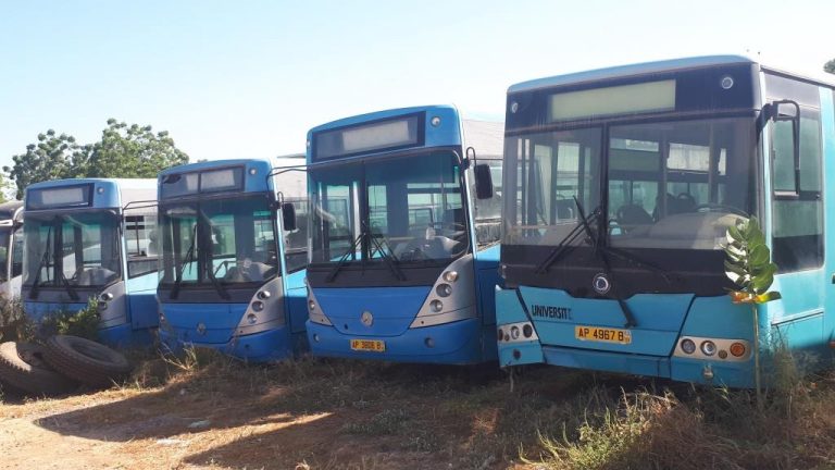 bus-cnou-garés