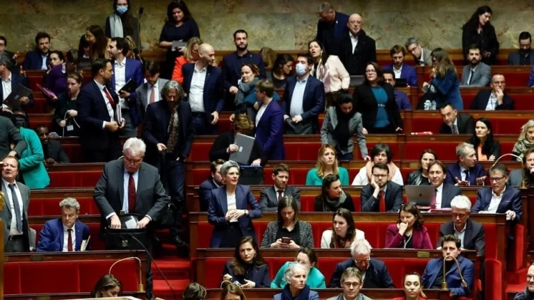 2023-02-17T231212Z_947259601_RC2BDZ9FSSQJ_RTRMADP_3_FRANCE-PENSIONS