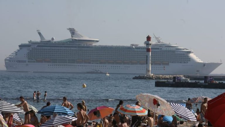 c-photopqr-nice-matin-abj-archives-cannes-premier-port-de-la-region-pour-les-croisieristes-maxppp-ta-1777835315_14bee3eb5168618bee3eb5168ddbeev_