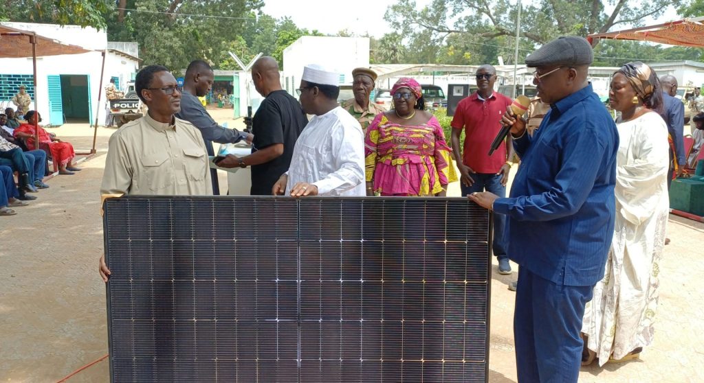 Moyen-Chari : 36 panneaux solaires pour renforcer l’alimentation électrique de l’hôpital provincial